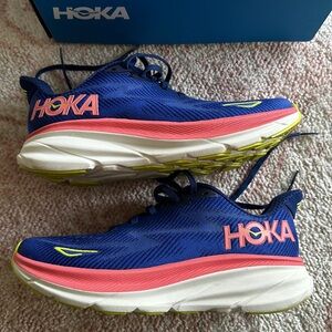 Hoka Clifton 9 - only worn twice!